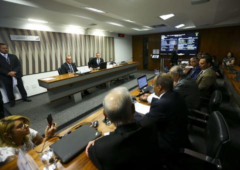 Ministro de Minas e Energia diz que não há barragem segura no Brasil 