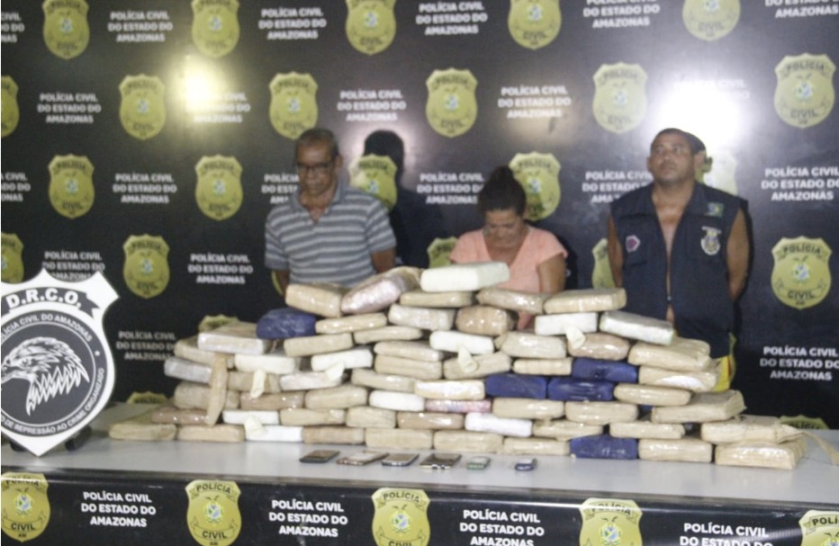 Quatro são presos e 70 quilos de drogas são apreendidas em embarcação no Amazonas