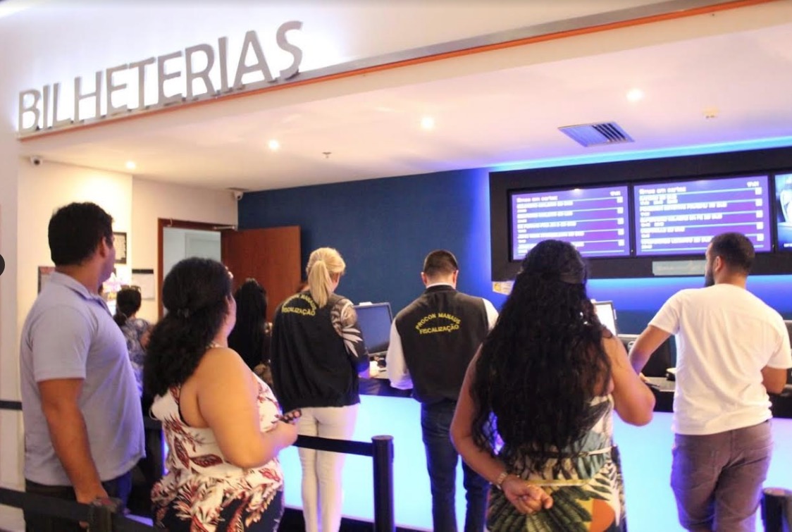 Cinemas são notificados por cobrança indevida de taxas em Manaus