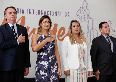 Governo deve gastar R$ 7,1 milhões em carros blindados para famílias de Mourão e Bolsonaro 