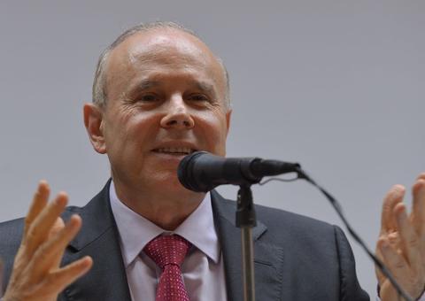 Mantega vira réu na Justiça Federal por fraudes de R$ 8 bi no BNDES