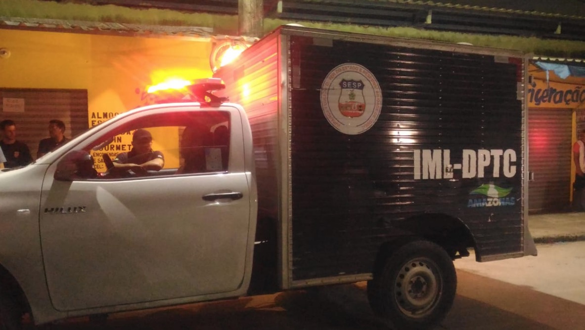 Dono de borracharia é morto a tiros por dupla em Manaus