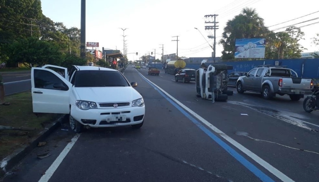 Motorista foge sem prestar socorro após causar acidente em Manaus