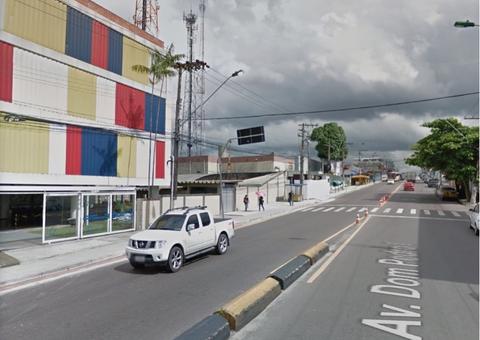 Trânsito em avenida de Manaus é interrompido para obra emergencial