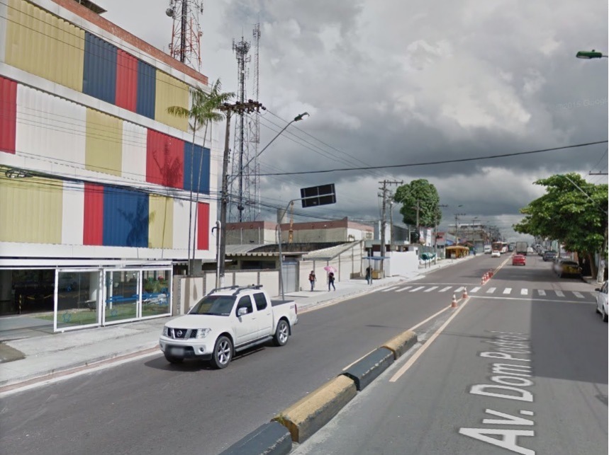 Trânsito em avenida de Manaus é interrompido para obra emergencial