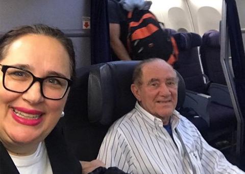 Esposa de Renato Aragão é detonada após reclamar de roupas das pessoas no aeroporto: ‘parece rodoviária’