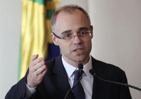 Advocacia da União  defende no STF bloqueio de verbas das universidades