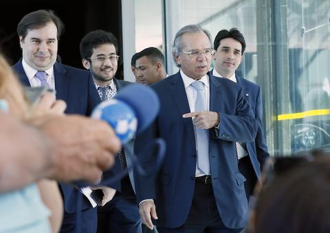 Antecipação do relatório da reforma da Previdência faz Bolsa subir