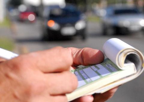 Indevida cobrança para liberar veículo retido por transporte irregular