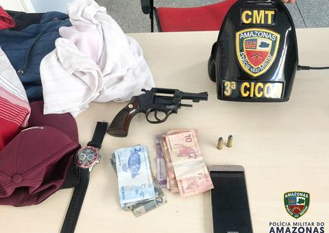 Em Manaus, homem suspeito de assaltar ônibus é preso após passageiros acionarem a polícia 