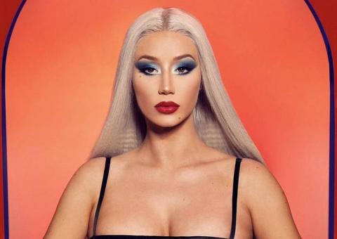 Iggy Azalea deleta perfis em redes sociais após ter fotos íntimas vazadas