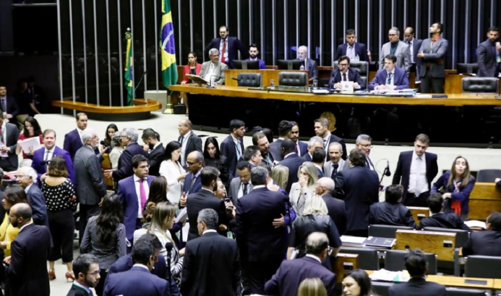 Câmara aprova MP que cria programa de revisão do INSS