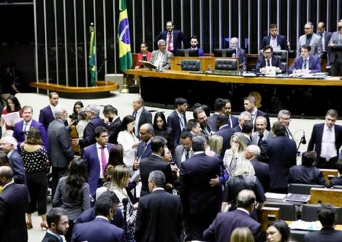 Câmara aprova MP que cria programa de revisão do INSS