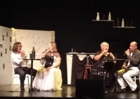 Teatro da Instalação recebe musical ‘Uma saudade, uma rosa, um beijo’ nesta sexta-feira