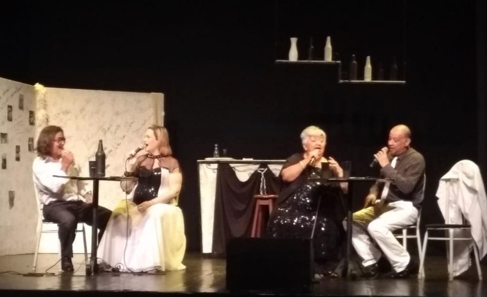 Teatro da Instalação recebe musical ‘Uma saudade, uma rosa, um beijo’ nesta sexta-feira