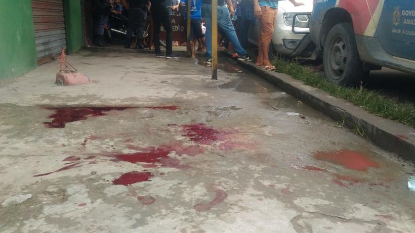 Jovem suspeito de matar irmã a facadas recebe alta de hospital em Manaus