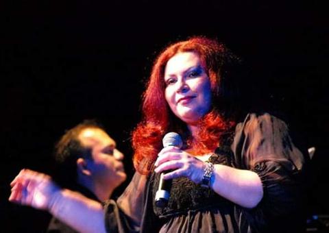 Ellen Mendonça retorna aos palcos com show no Porto de Lenha