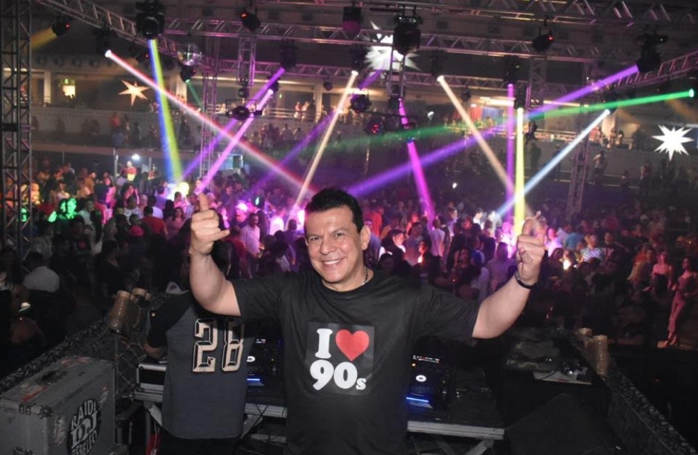Raidi Rebello comanda festa I Love 90’s em Manaus