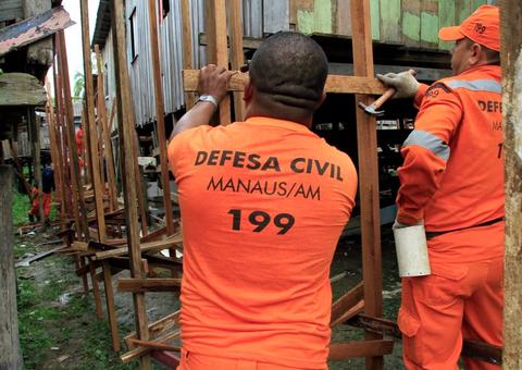 Mais de mil metros de pontes foram construídas para atender famílias em Manaus 