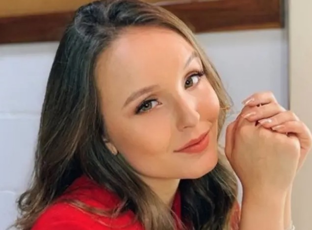Larissa Manoela tenta falar com Will Smith, mas ator a ignora e internautas debocham