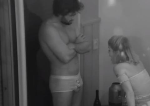 Participante se recusa a transar com ex-namorado após ver sua cueca