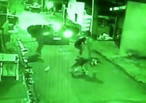 Vídeo mostra grupo tentando executar homem em Manaus