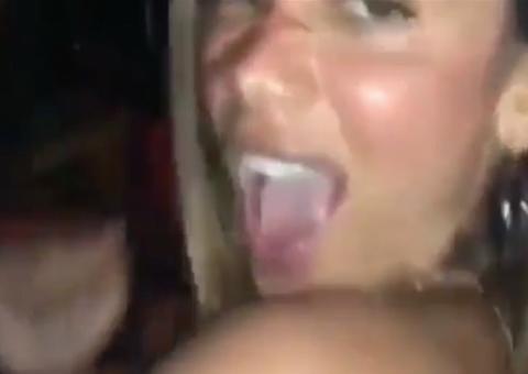 Pedro Scooby filma Anitta rebolando muito com close no bumbum