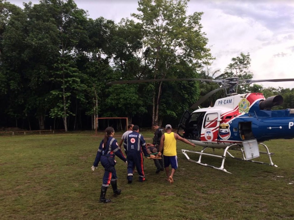 Jovem é resgatado em helicóptero após ser picado por cobra em comunidade no Amazonas