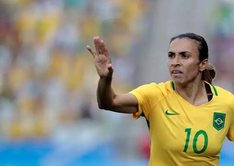 Marta mostra evolução em tratamento às vésperas do Mundial Feminino