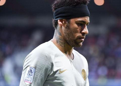 Neymar é acusado de estupro em Paris; pai sai em sua defesa