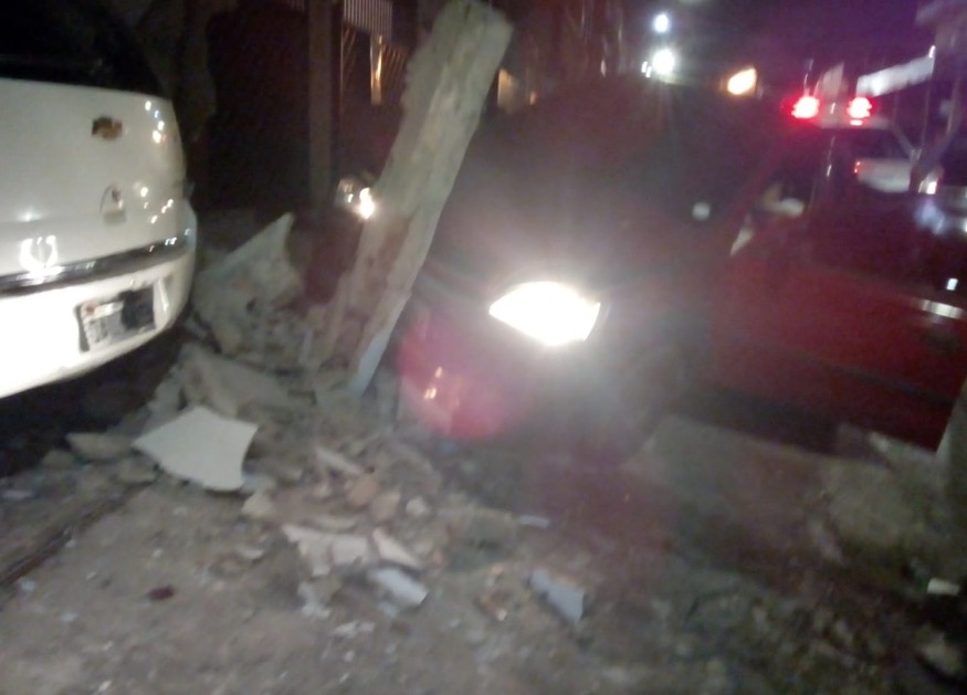 Embriagado, homem perde controle do carro e atinge residência em Manaus