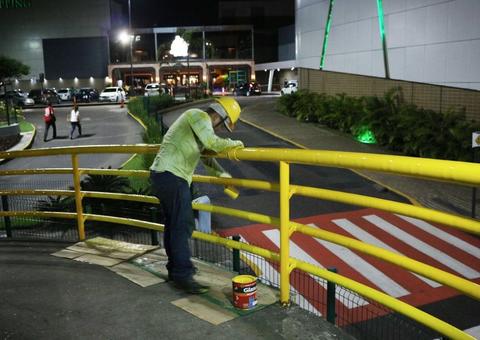 Três novas passarelas são revitalizadas em Manaus 
