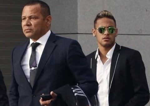 Pai diz que Neymar desconfiou ser vítima de golpe e defende divulgação de fotos