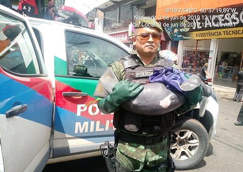 Polícia Militar resgata filhote de peixe-boi em porto do Amazonas 