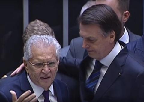 Bolsonaro se oferece para participar de 'A Praça É Nossa', do SBT