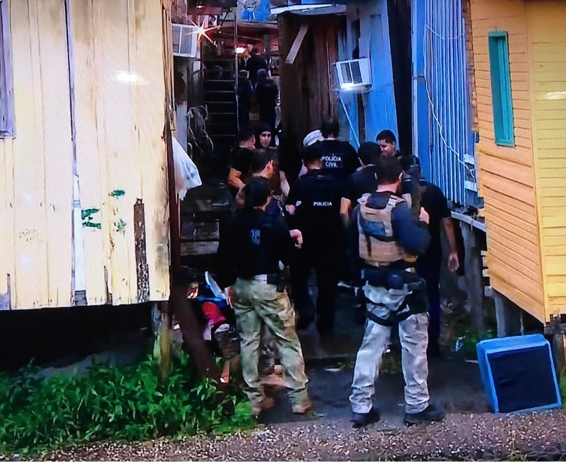 Operação contra o tráfico de drogas cumpre mandados busca e apreensão em Manaus