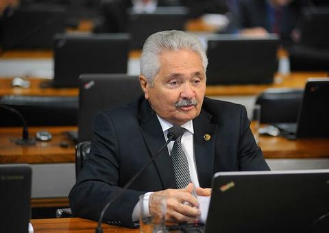 Comissão do Senado aprova regras para jornada de 12 horas