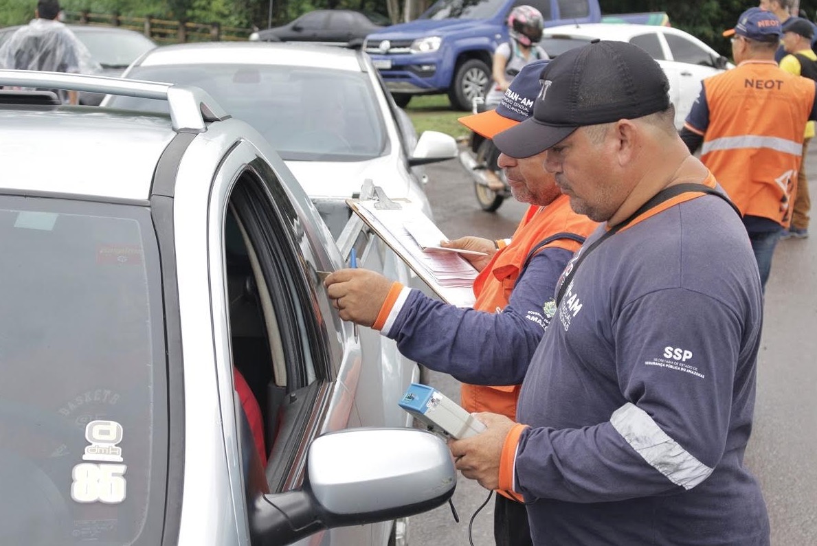 Detran notifica mais de 90 motoristas durante ‘Operação Imperium’ em Manaus 