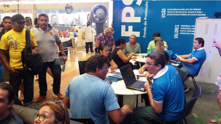 ‘Crédito Solidário’ entrega R$ 51 mil em financiamentos para empreendedores em Manaus