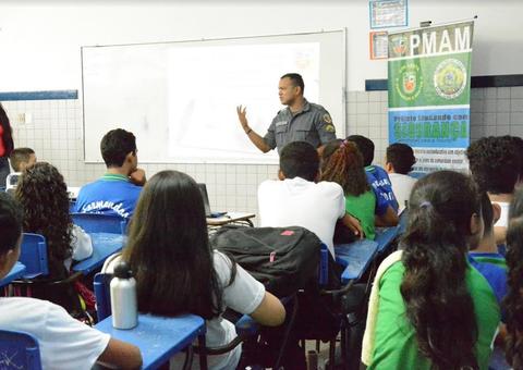 Polícia Militar realiza palestras sobre bullying em escolas de Manaus