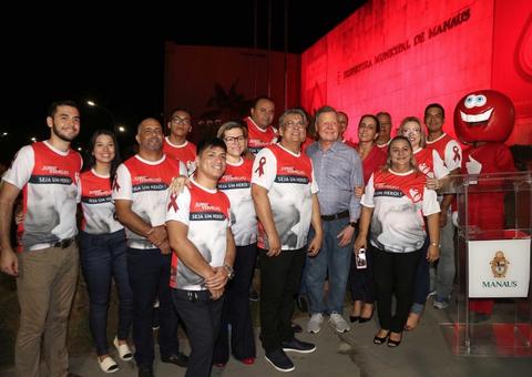 Prefeitura distribui mudas a doadores de sangue e servidores do Hemoam