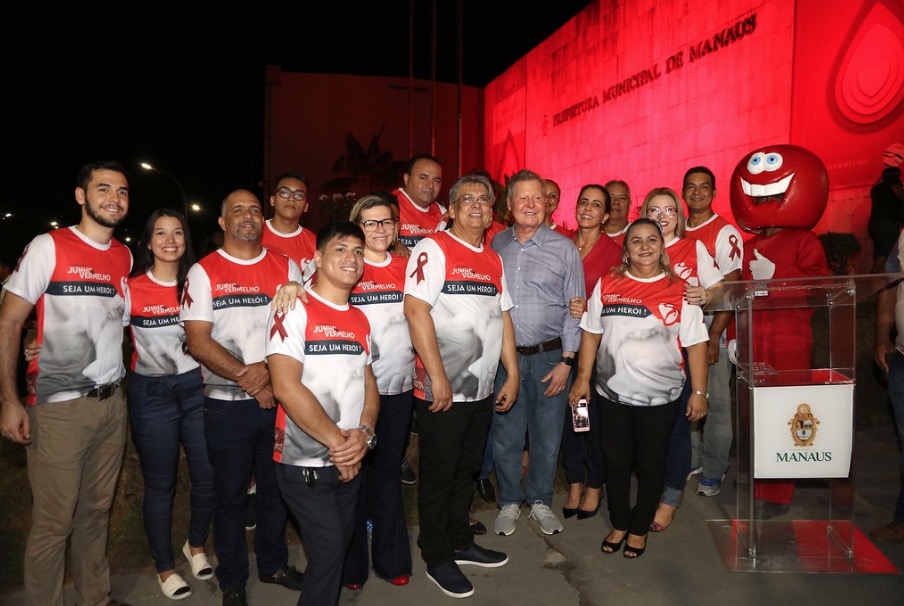 Prefeitura distribui mudas a doadores de sangue e servidores do Hemoam