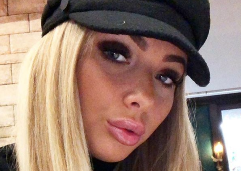 Jovem tem axila grudada após tentar fazer surpresa para namorado; Entenda 