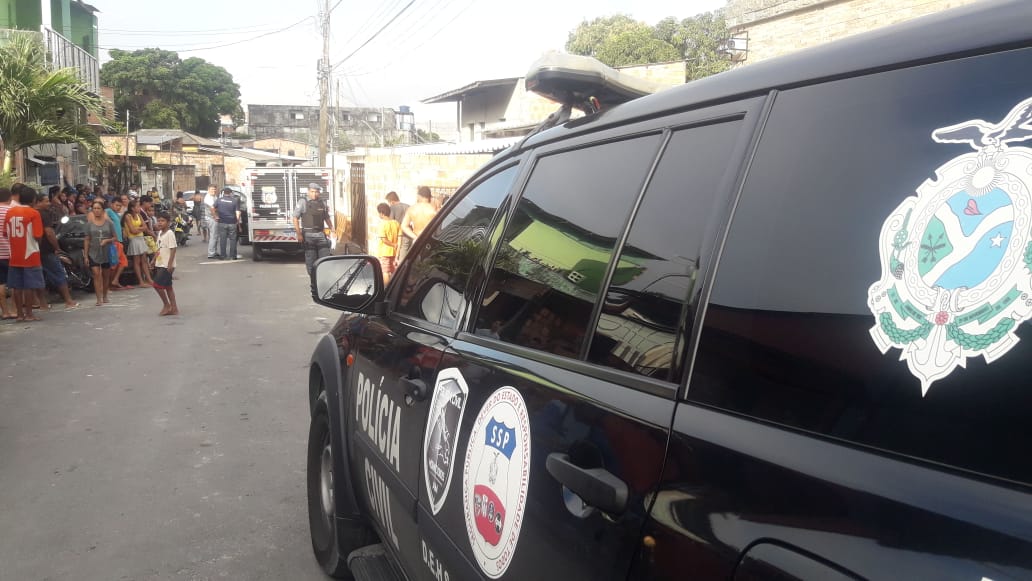 Homem tem casa invadida e é morto a tiros em cima da cama em Manaus 
