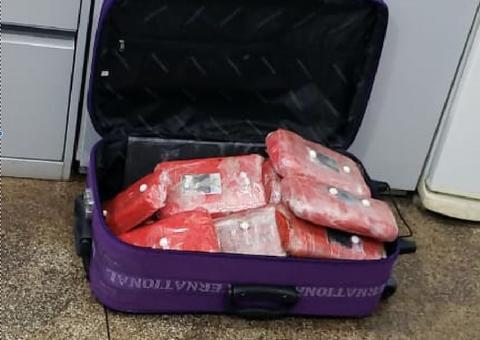 Polícia apreende 19kg de oxi em mala encontrada dentro de barco no Amazonas 