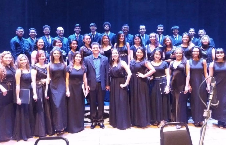 Coral da UEA apresenta concerto no Teatro Amazonas