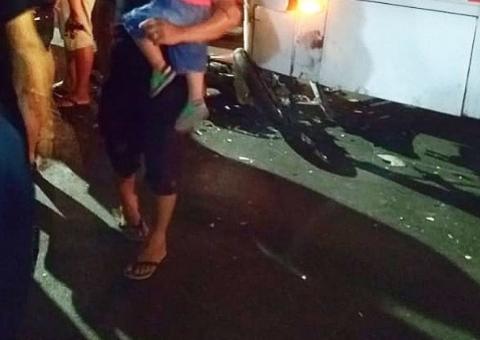 Atropelado por ônibus, motociclista fica em estado grave em Manaus