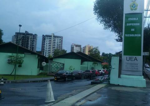 Estudante é atropelada no estacionamento da UEA em Manaus