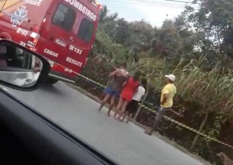 Grave acidente entre carro e ônibus deixa uma criança ferida em Manaus