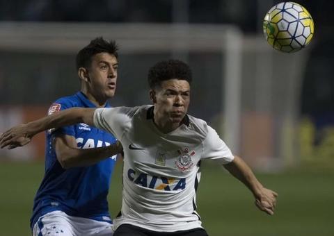 Desfalcado, Corinthians fica no empate sem gols com o Cruzeiro